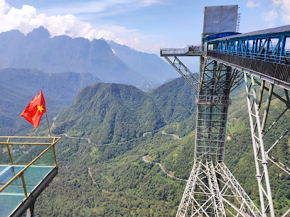 Rong May Glass Bridge – Cầu Kính Rồng Mây