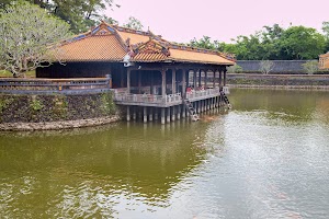 Luu Khiem Lake