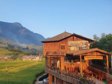 Mường Hoa Local House