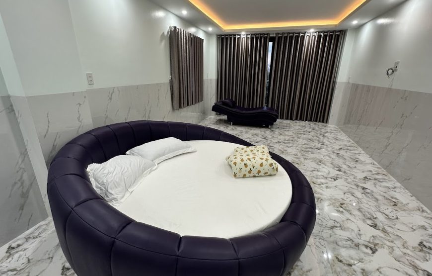 Bờ Hồ Hotel