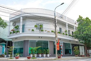 Local White House Da Nang