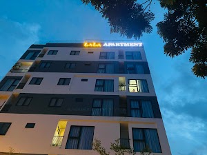 Khách sạn LaLa Apartment and Hotel (24 Tân Trà)