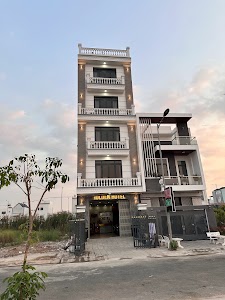 Golden Hotel