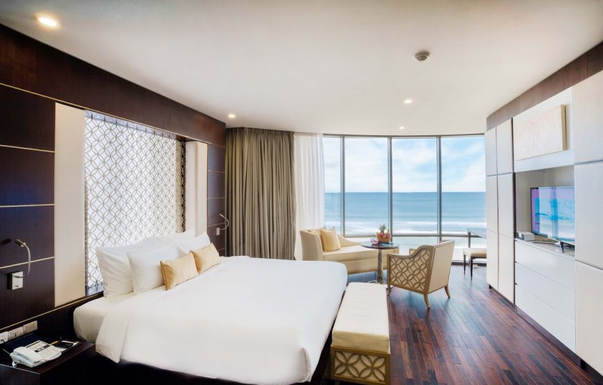 Holiday Beach Hotel Danang