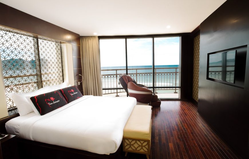 Holiday Beach Hotel Danang