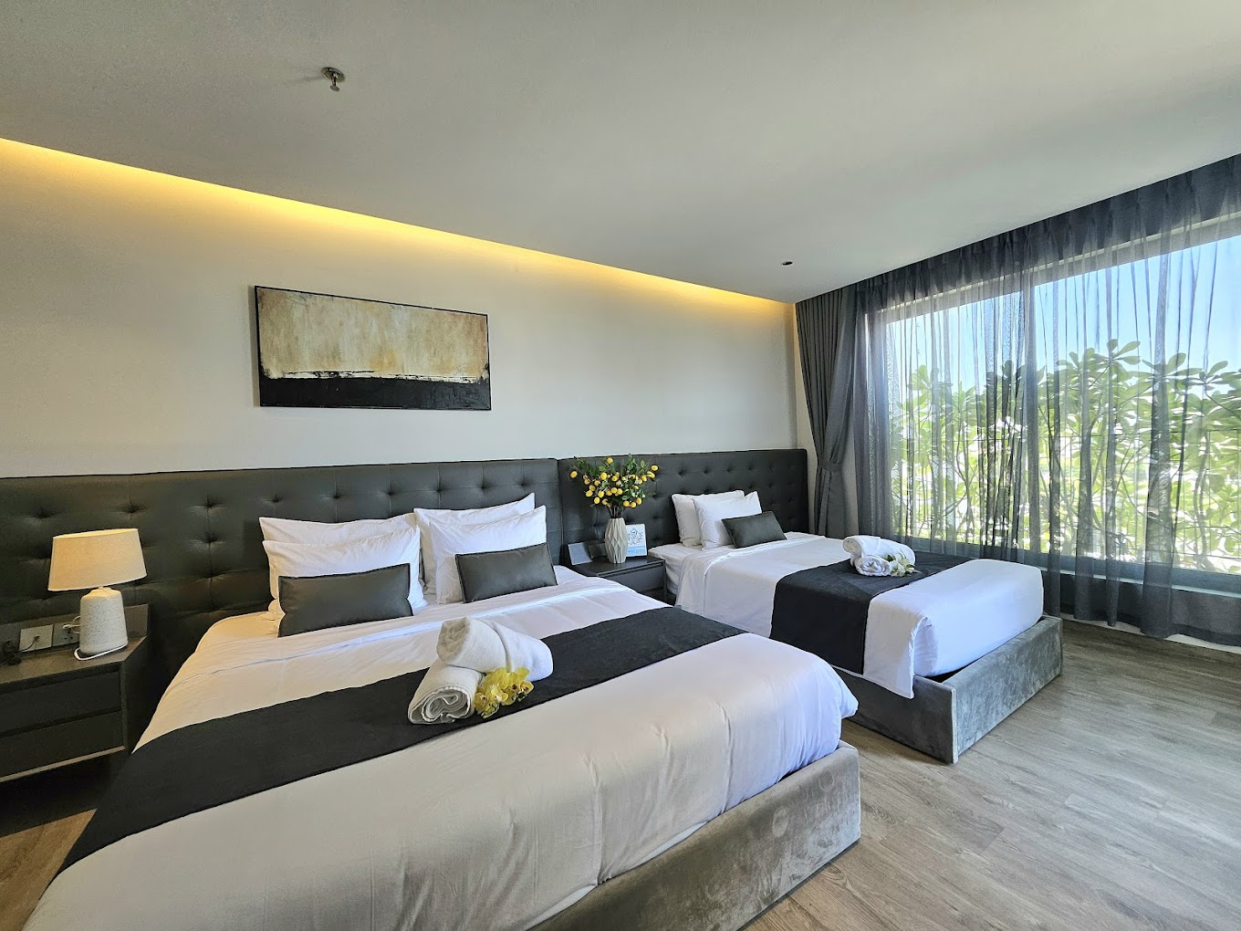 J-BAY Beachfront Boutique Hotel Da Nang