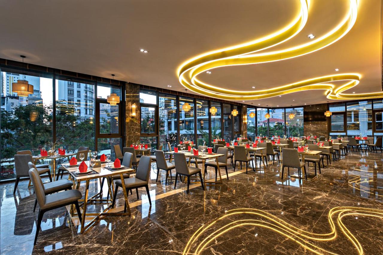 Khách sạn Golden Lotus Grand