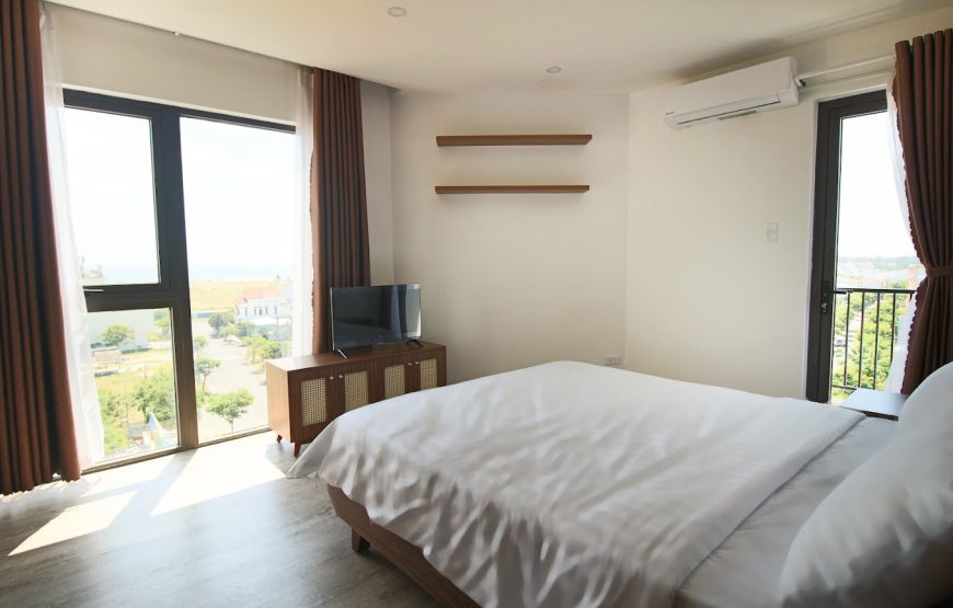 Khách sạn LaLa Apartment and Hotel (24 Tân Trà)