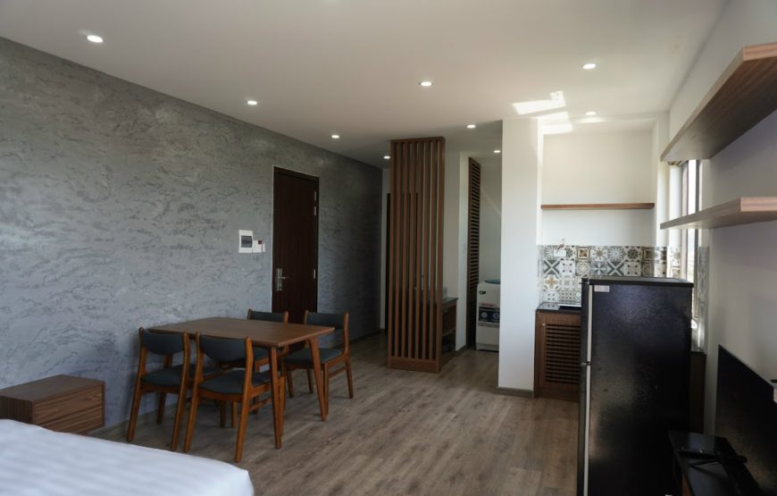 Khách sạn LaLa Apartment and Hotel (24 Tân Trà)