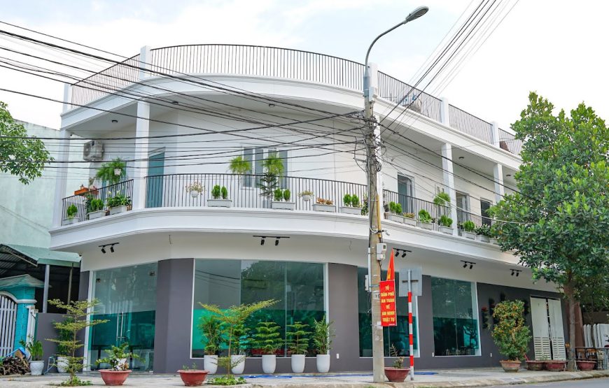 Local White House Da Nang