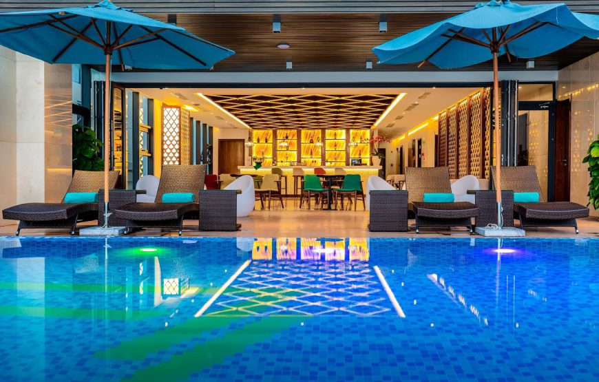 Maximilan Danang Beach Hotel