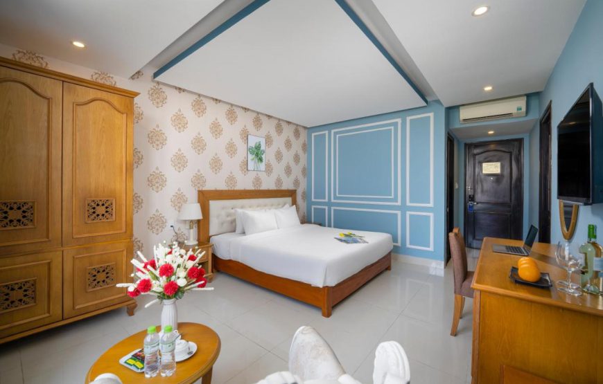 Royal Family Hotel