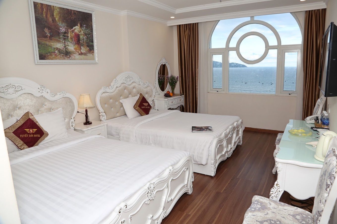TUYET SON HOTEL