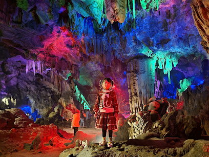 Tu Thuc Grotto