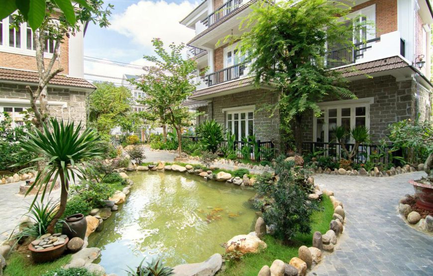 Blooms Boutique Village