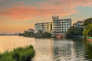 The Hanoi Club Hotel & Lake Palais Residences