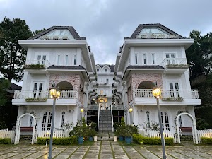 Khách Sạn Dalat De Charme Village