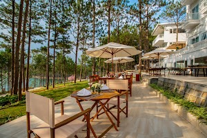 Cereja Hotel & Resort