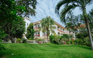 Swiss Village Resort & Spa - Làng Thụy Sĩ