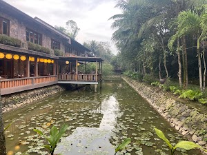 Khách Sạn Pilgrimage Village