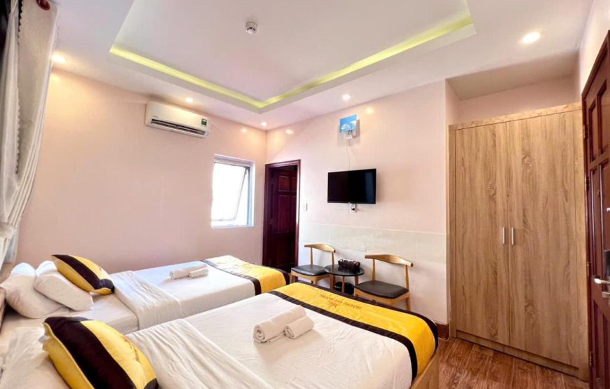 Khách sạn Hoàng Gia