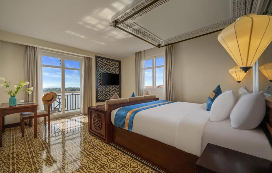 Royal Riverside Hotel
