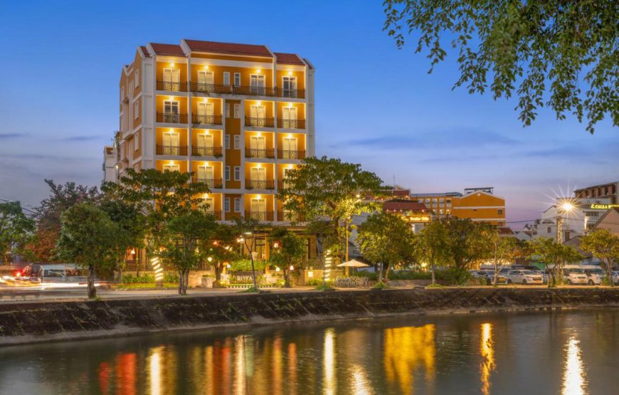Royal Riverside Hotel