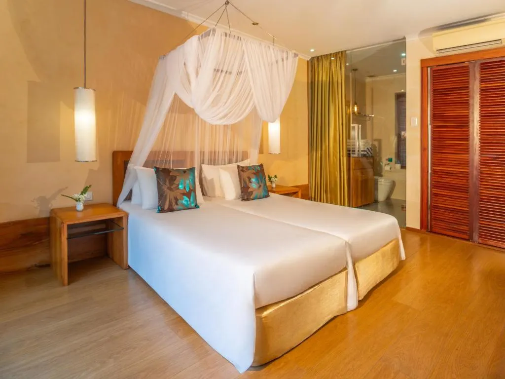 Sunsea Resort & Sukhothai restaurant