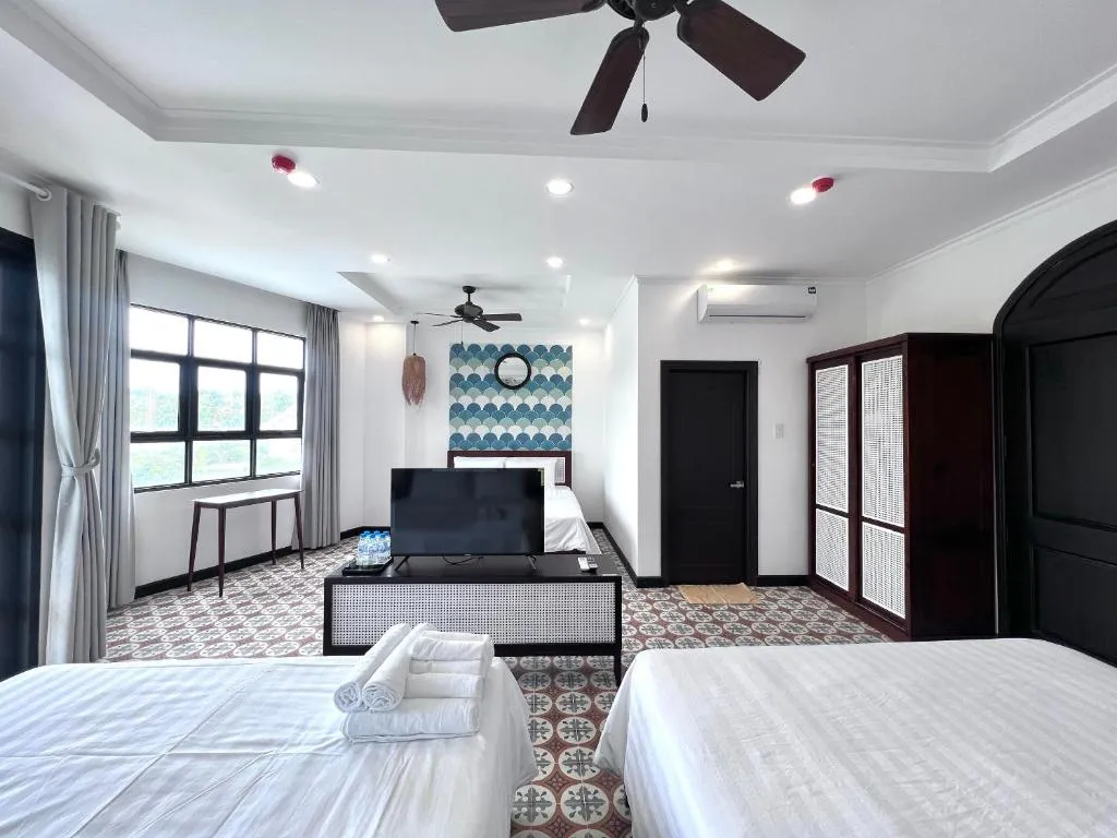 Wanderlust Hotel