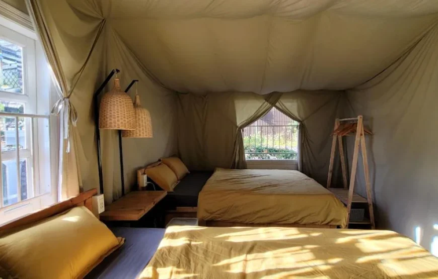 YOLO Camping House