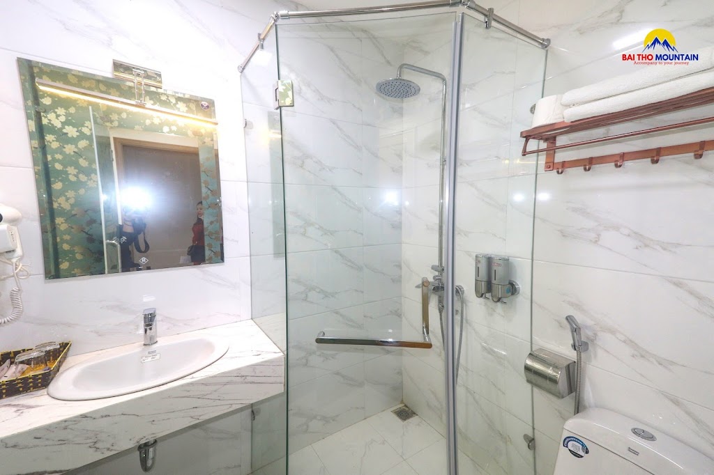 Bai Tho Mountain Hotel Hạ Long