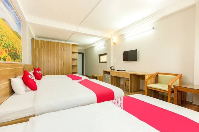 Candy Hotel