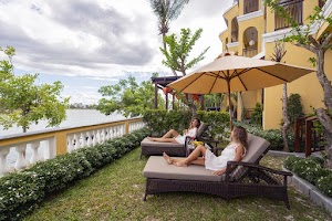 Little Riverside . A Luxury Hotel And Spa