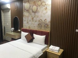 Nhà Nghỉ Hoàng Gia