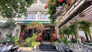 Green Apple Hotel