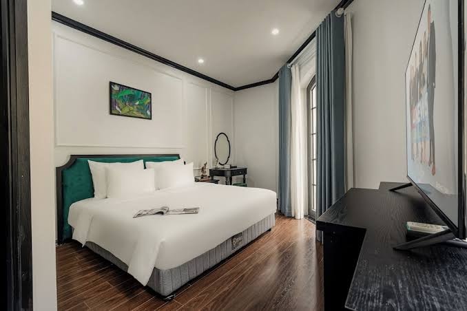 ELEGANT BOUTIQUE HOTEL
