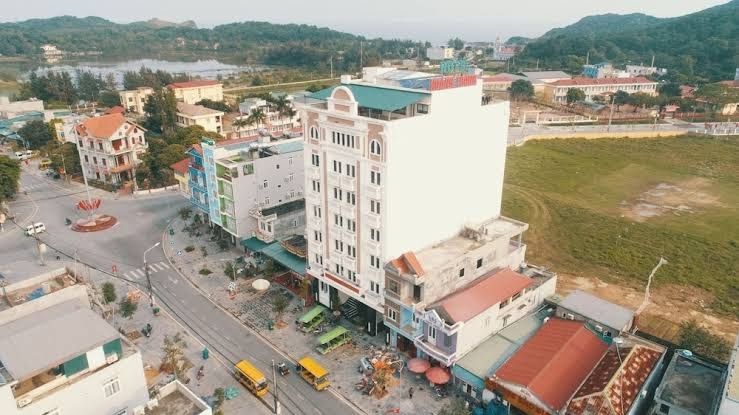 HOÀNG TRUNG HOTEL CÔ TÔ