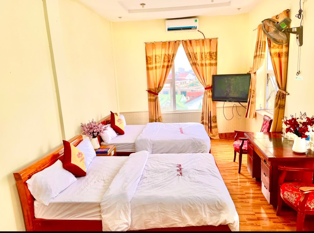 Khách Sạn Lam Hồng