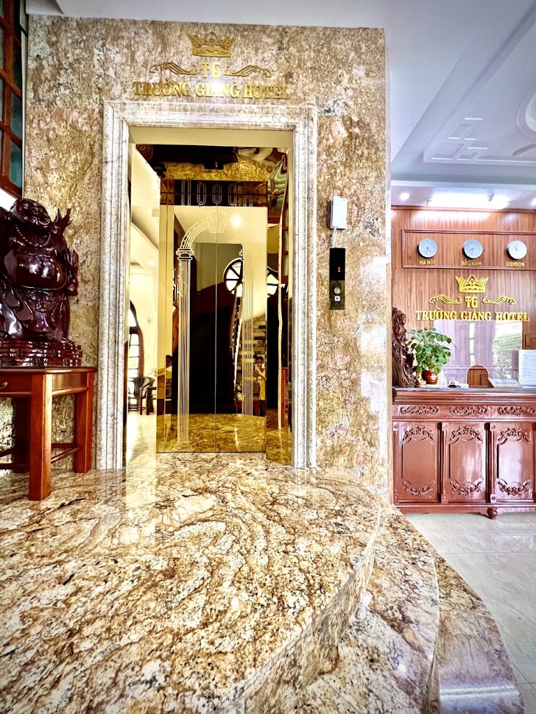 Khách Sạn Trường Giang Hotel Móng Cái