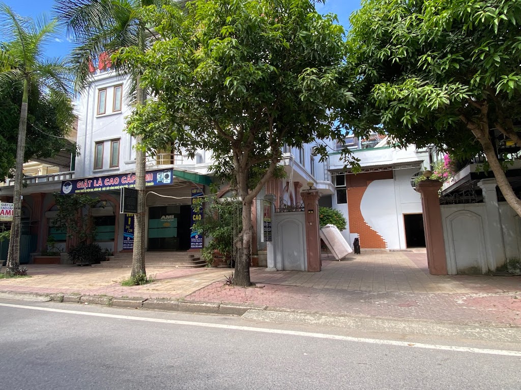 Khách sạn AMI