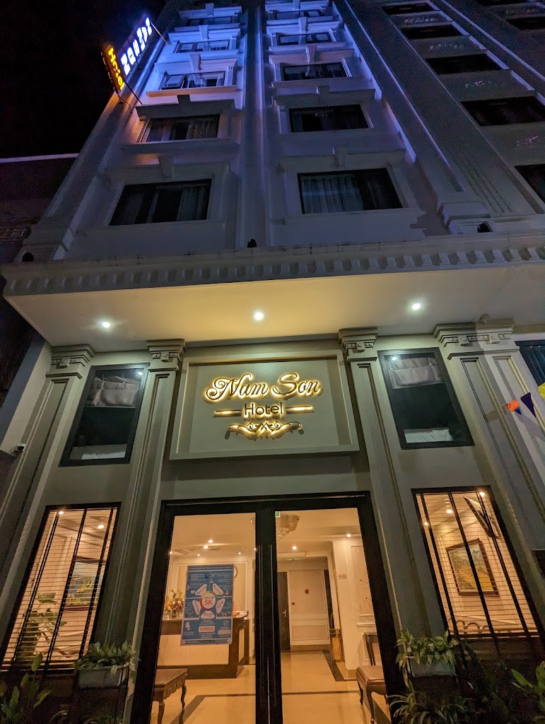 Khách sạn Nam Sơn
