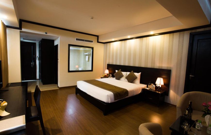 Khách sạn Top Hotel