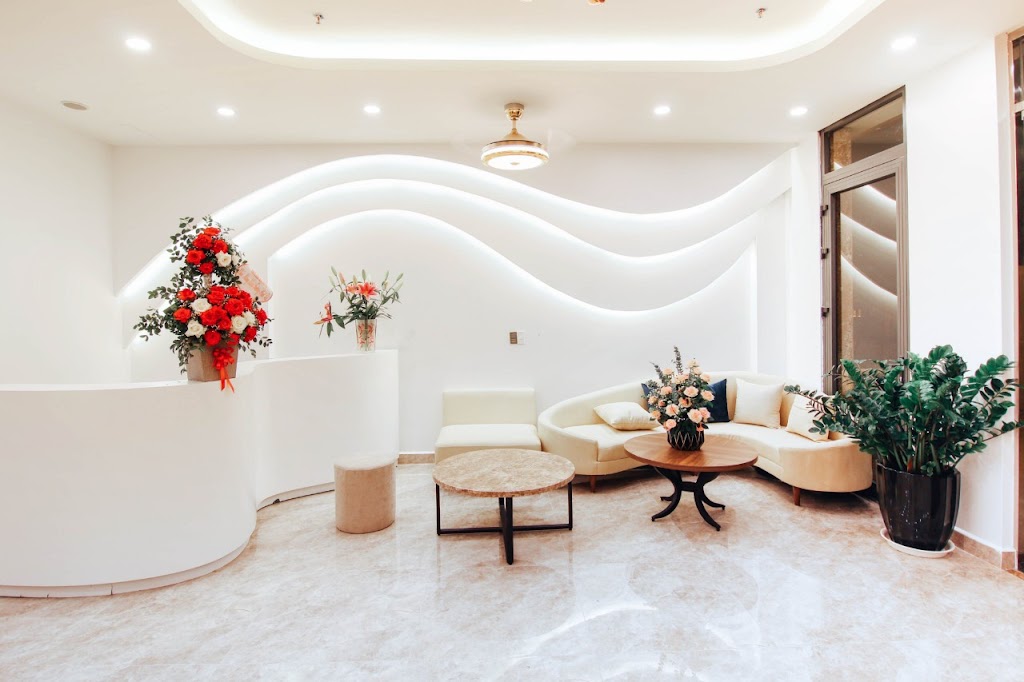 Lantana Hạ Long Hotel