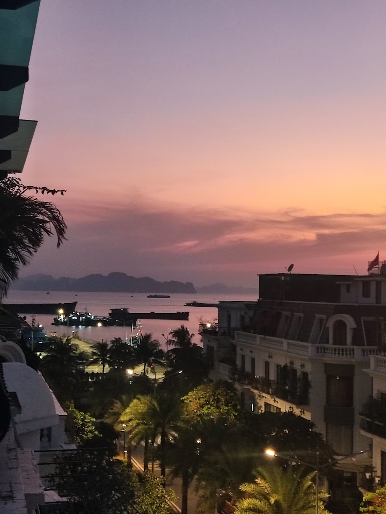 Lea House Ha Long