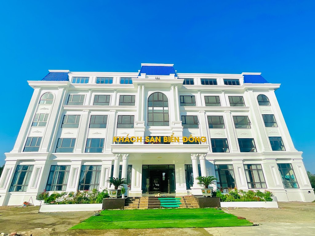 Nhà Hàng Khách Sạn Biển Đông – Biển Quỳnh