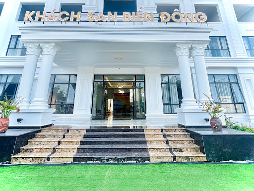 Nhà Hàng Khách Sạn Biển Đông – Biển Quỳnh