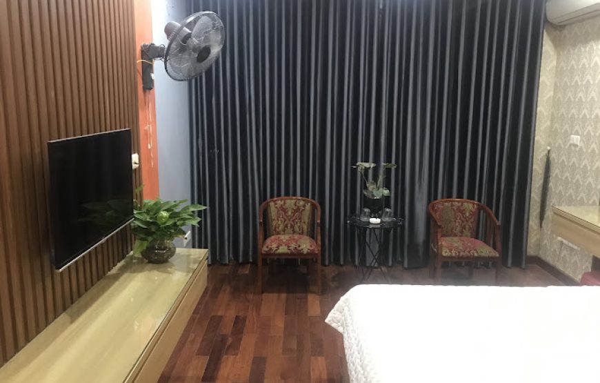 Nhà Nghỉ Hoàng Gia