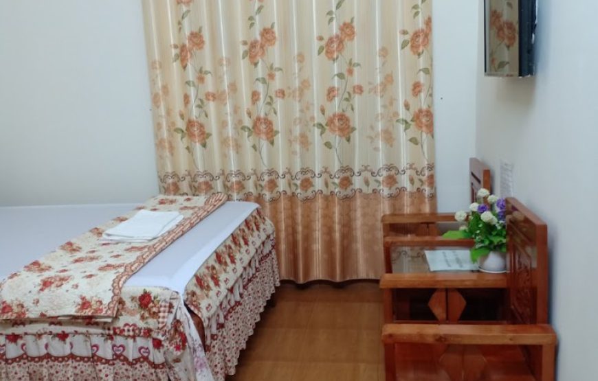 Nhà Nghỉ Hồng Quang – Hong Quang Hotel