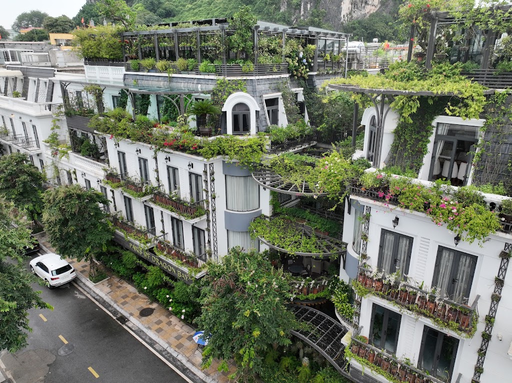 Paris Of Dragon Bay Hotel