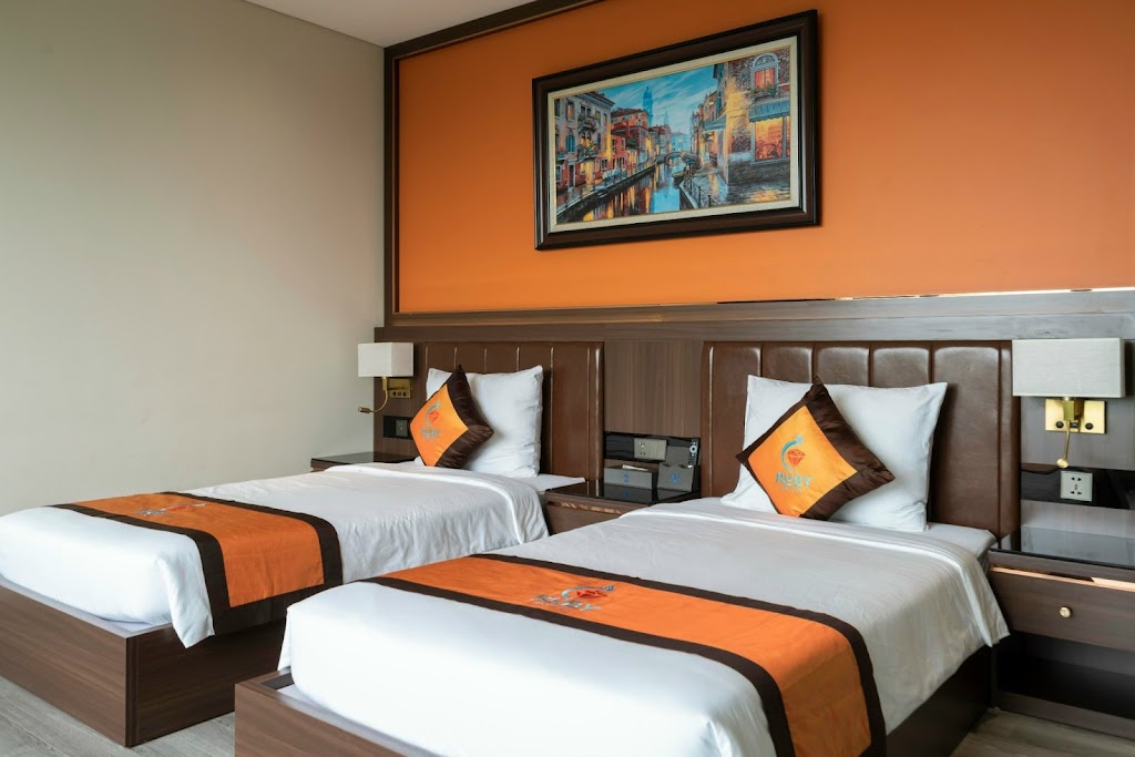 RuBy Hotel Van Don